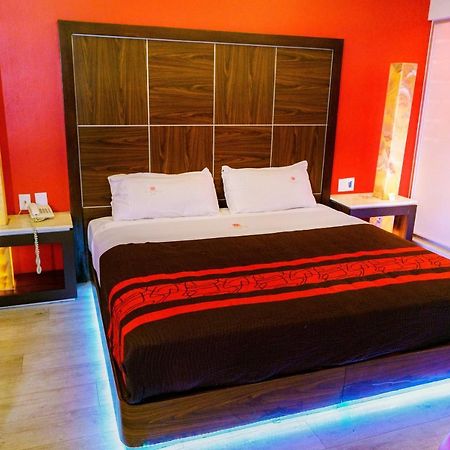 Plutarco Suites メキシコシティ エクステリア 写真